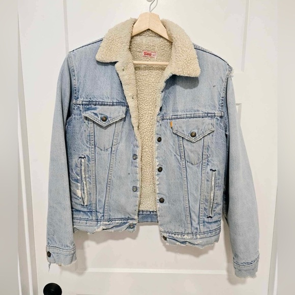 Vintage Levi's Sherpa lined trucker jacket grunge distressed faded holes Sz 42 - Picture 9 of 9
